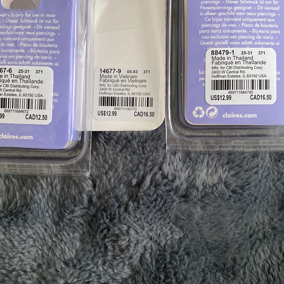 Claire's best friends bundle matching snake necklaces and 2 faux nose rings - Picture 2 of 2